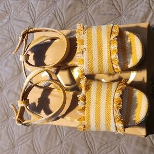 NIB Charlotte Russe linen espardille.